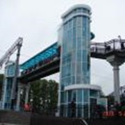 Строительство пешеходного моста фото