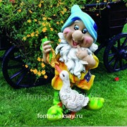 Фигурка для сада Гном с уткой фото