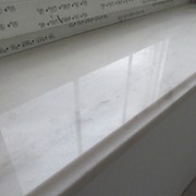Подоконники из натурального и искуственного камня фото