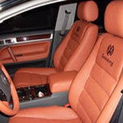 Ремонт и перетяжка салона автомобилей из кожи и кожзаменителя фото