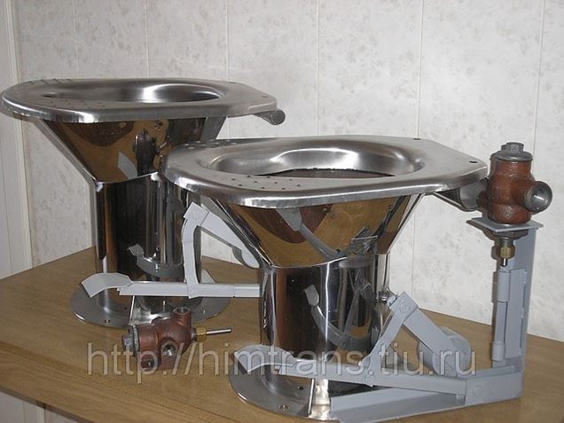 Унитаз для плацкартных и купейных вагонов с педальным механизмом в ...