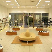 Оборудование торговое для магазинов обуви фото
