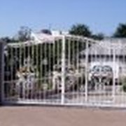 Ворота, перила, решетки, заборы, двери, садово-парковая мебель фото