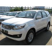 Автомобиль Toyota Fortuner 2013 фото