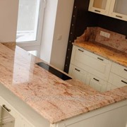 Столешница из натурального камня для фасада кухни фото