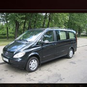 Аренда Мерседеса и других авто представительского класса, аренда микроавтобуса, аренда автобусов для больших групп, а также аренда авто - бизнес-класса, внедорожников, лимузинов фото