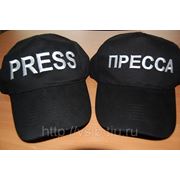 Машинная вышивка логотипов на кепках и бейсболках фото