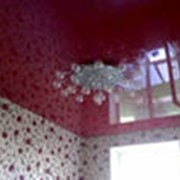 Глянцевые натяжные потолки фото