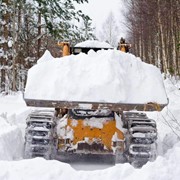 Механизированная уборка снега фото