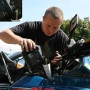 Моторные масла для 2-тактных агрегатов и 4-тактных двигателей мотоциклов фото