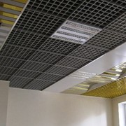 Монтаж подвесного потолка Грильято фото