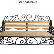 Лавки из натурального дерева. фото
