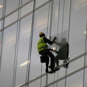 Мытье окон и мойка фасадов фото