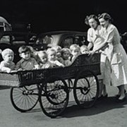 Услуги по подбору няни фото