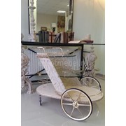 Сервировочный столик из мраморной крошки фото