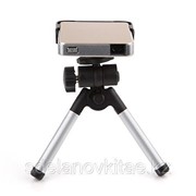 Портативный светодиодный проектор для iPhone и IPad фото