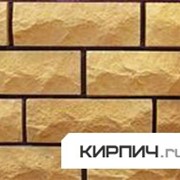 Силикатный облицовочный кирпич полнотелый полуторный желтый рустированный ложок КЗСК фото