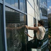 Мойка (мытье) окон, мойка стекол и фасадов фото
