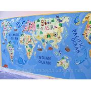 Роспись стены в детской - карта мира фотография