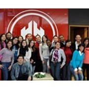 Студенты ENAE, из Латинской Америки, заинтересованы в бизнес-стратегии компании HIMOINSA фотография