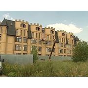 В Подмосковье сносят 60-квартирный дом, построенный под видом дачи фотография