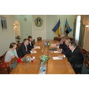 Встреча посла Великобритании в Украине с мэром города Донецка фотография