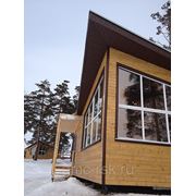 Комплекс монтажных работ по устройству фасадов для 13-ти курортных домиков на территории ЯхтКлуба, г.Бердск фотография