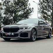 Аренда элитных автомобилей бизнес-класса фотография