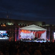 Оформление сцен к празднованию 355-летия Иркутска фотография
