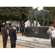В Париже В. В. Путин торжественно открыл памятник русскому солдату. фотография