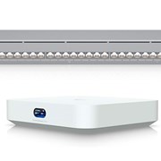 UXG-Fiber Gateway и USW-Pro-HD-24-POE фотография