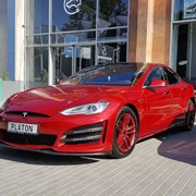 Тюнинг Tesla Model S по-украински фотография
