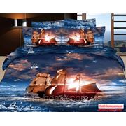 Постельное белье с яхтой на морском закате. фотография