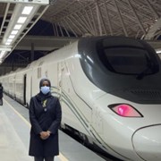 30 женщин станут машинистами в Саудовской Аравии фотография
