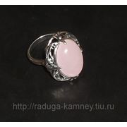 Кольцо из мельхиора с розовым кварцем фотография
