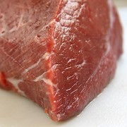 Мясо свежее и замороженное фотография