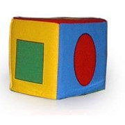Кубик- погремушка. Геометрические фигуры. Детские игрушки. фотография