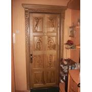Двери деревянные резные фотография