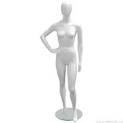 Манекен женский, белый, абстрактный, для одежды в полный рост, стоячий прямо, левая рука согнута в локте. MD-Glance Matte 19 фотография