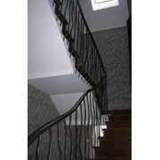 Монтаж ограждения лестниц и лестничных проемов. фото