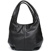 Черная женская сумка из натуральной кожи фотография