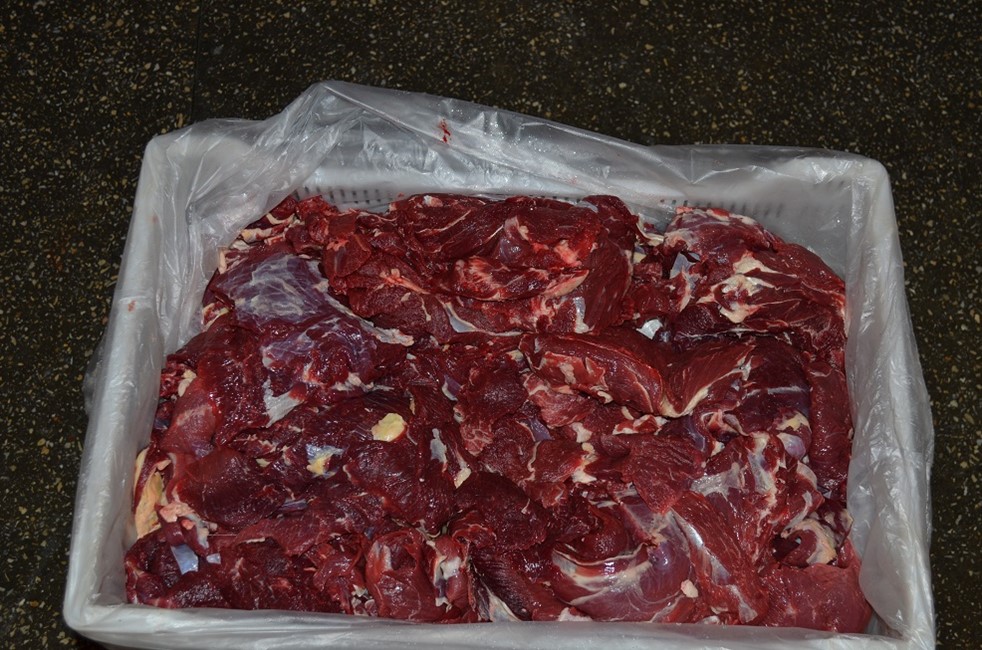 Мраморная говядина рибай. Стриплойн праймбиф. Охлажденное мясо москва. Окорок свиной агро белогорье. Лопатка говяжья бескостная.