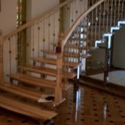 Balustrade scari interioareBalustrada lemn si cari din lemn in MoldovaBalustrada scari фотография