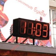 Часы-термометр электронные для улицы и помещений фото