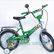 Велосипед детский с двумя дополнительными колесиками фотография