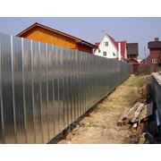 Забор из профнастила оцинкованного высотой 1,5 м материалы фото