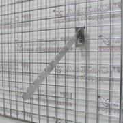 Кронштейн на сетку наклонный 12 выемок L=350мм, хром, FG110 фотография