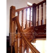 Производство лестниц, лестницы из массива дерева фото
