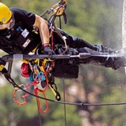 Промышленный альпинист фотография