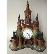 Часы антикварные, раритетные Замок с драконом фото